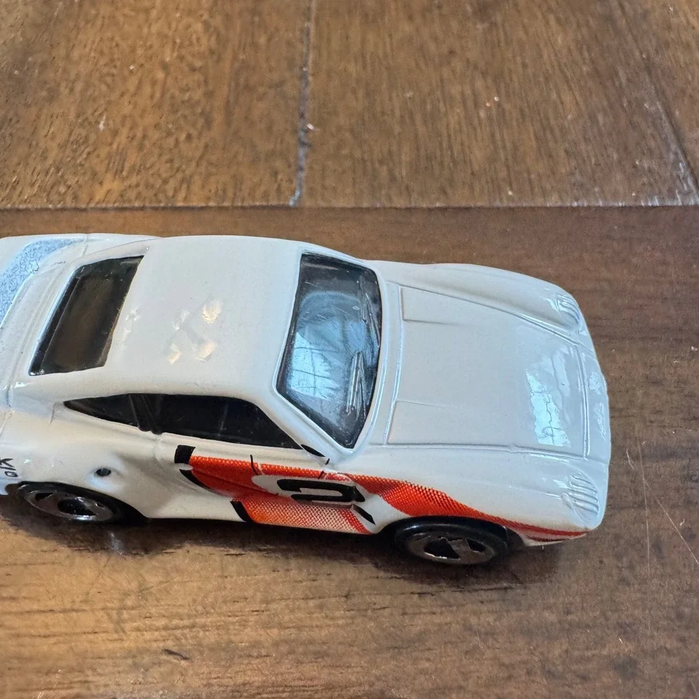 Hot Wheels Porsche 959 Toy Car White Hi-Bank Racing 2 Diecast 1987 Malaysia
